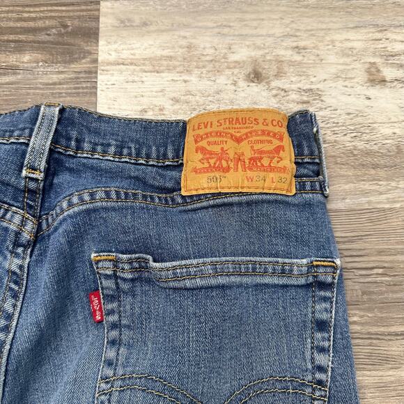 Levis 505 Faded Blue Men 32x32 Regular Fit Straight Mid Wash Denim Jeans Red Tab - Picture 5 of 13